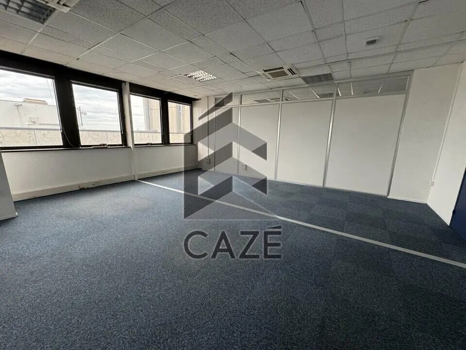Office in Bordeaux for lease Interior Photo- Image 1 of 5