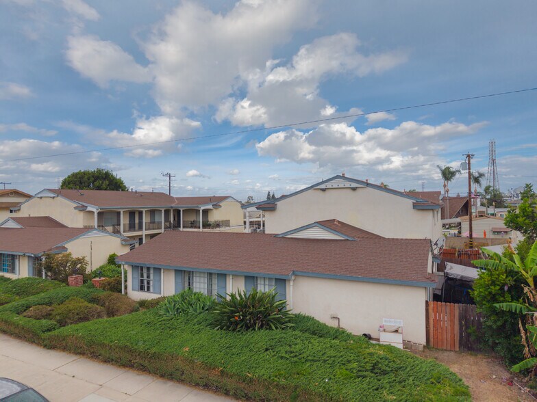 12561 Camus Ln, Garden Grove, CA à vendre - Photo du bâtiment - Image 3 de 19