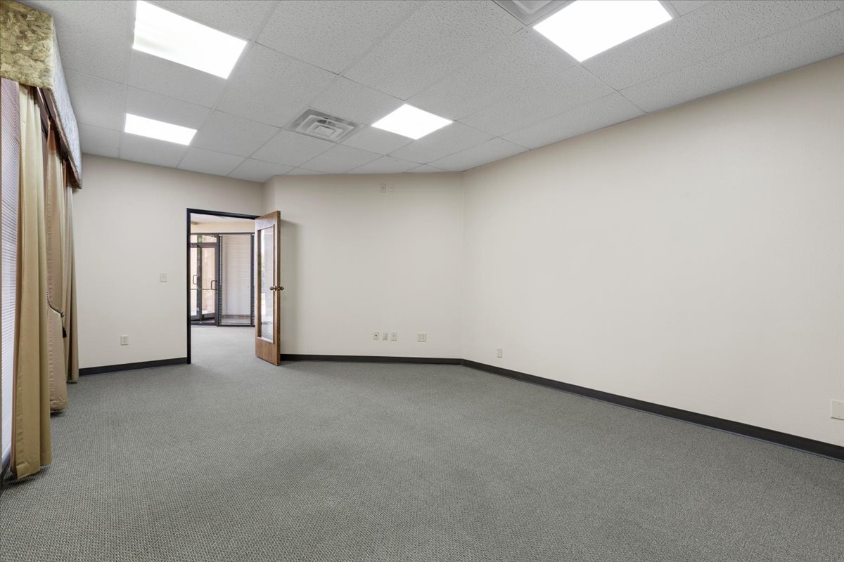 16333 S Great Oaks Dr, Round Rock, TX for lease Interior Photo- Image 1 of 8