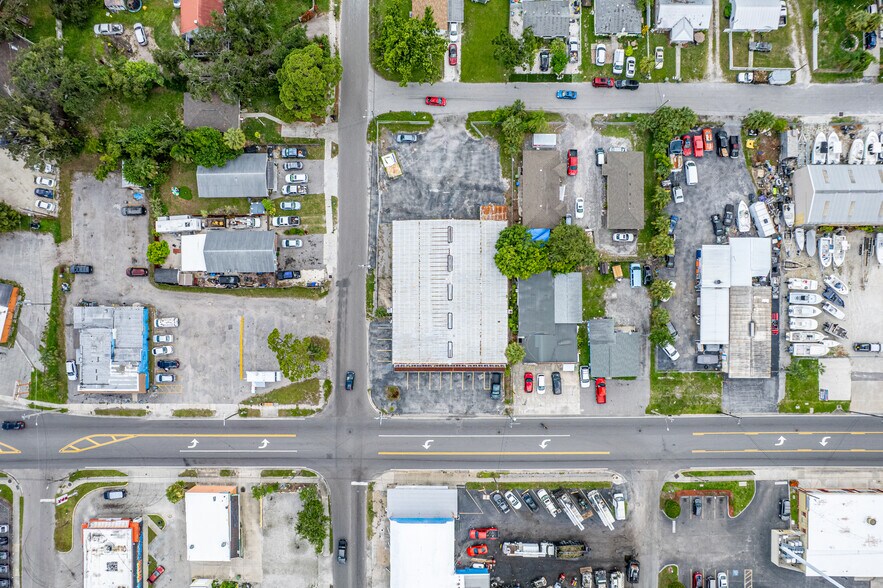 2514 9th St W, Bradenton, FL à vendre - Photo du bâtiment - Image 3 de 7