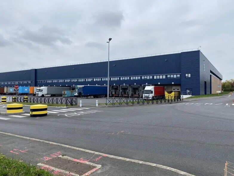 Industriel dans Villabé à louer - Photo du bâtiment - Image 1 de 18