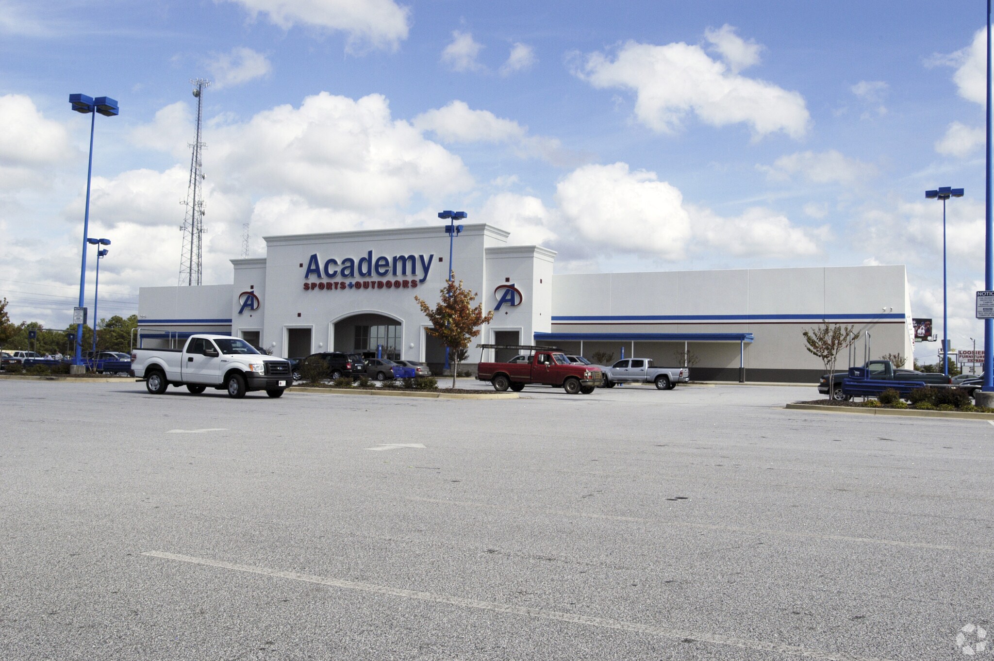 1689 Eisenhower Pky, Macon-Bibb, GA for sale Primary Photo- Image 1 of 7