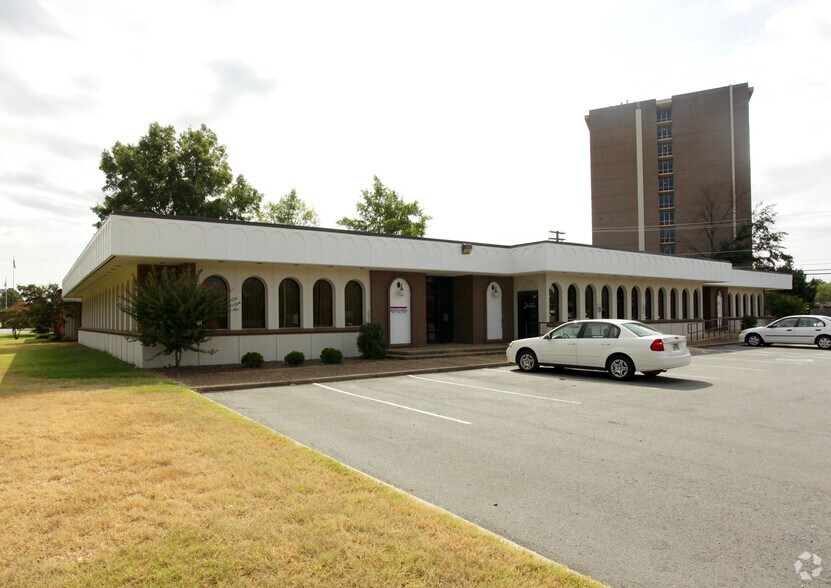 324 W Pershing Blvd, North Little Rock, AR à louer - Photo du bâtiment - Image 2 de 3
