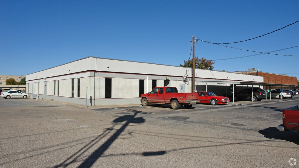 5009 University Ave, Lubbock, TX à vendre - Photo du bâtiment - Image 2 de 7