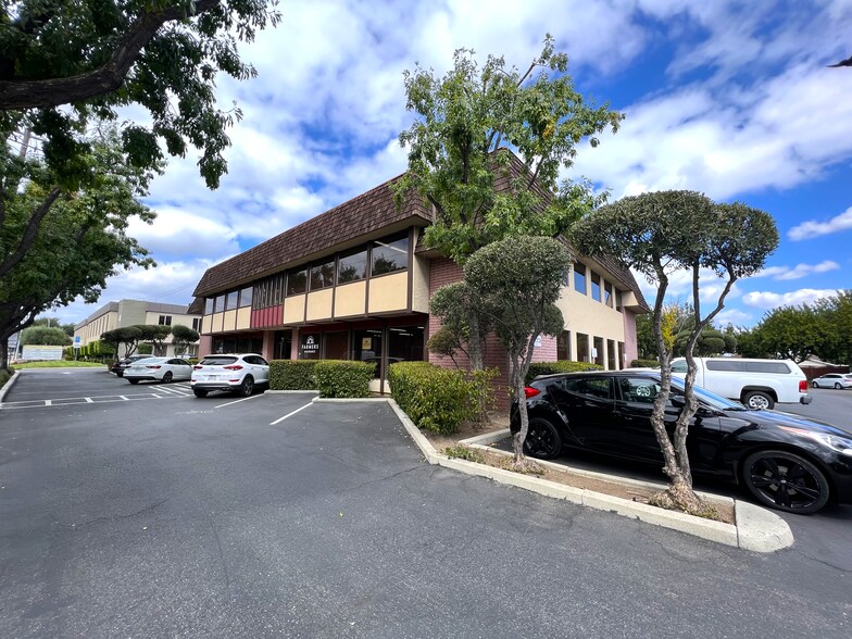 835 Blossom Hill Rd, San Jose, CA à louer - Photo du bâtiment - Image 3 de 12