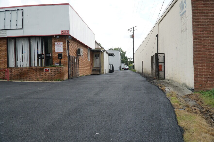 216 W Hampton Ave, Capitol Heights, MD à vendre - Photo du bâtiment - Image 3 de 9