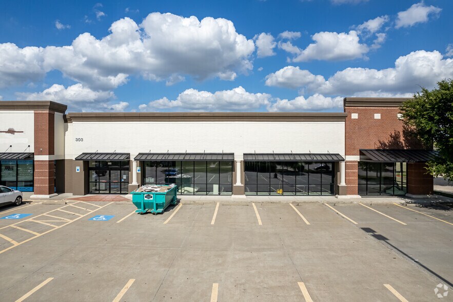 279 Main St, Frisco, TX à louer - Photo du bâtiment - Image 3 de 14