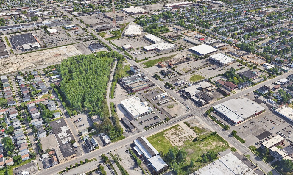 800 Hertel Ave, Buffalo, NY à louer - Photo du bâtiment - Image 2 de 2