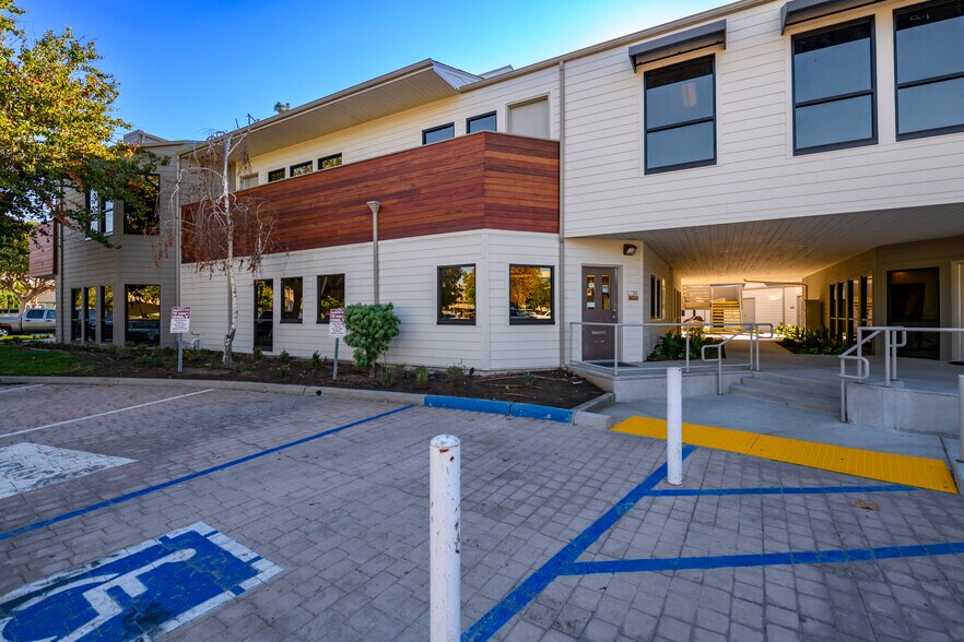 805 W La Veta Ave, Orange, CA for lease - Building Photo - Image 2 of 13