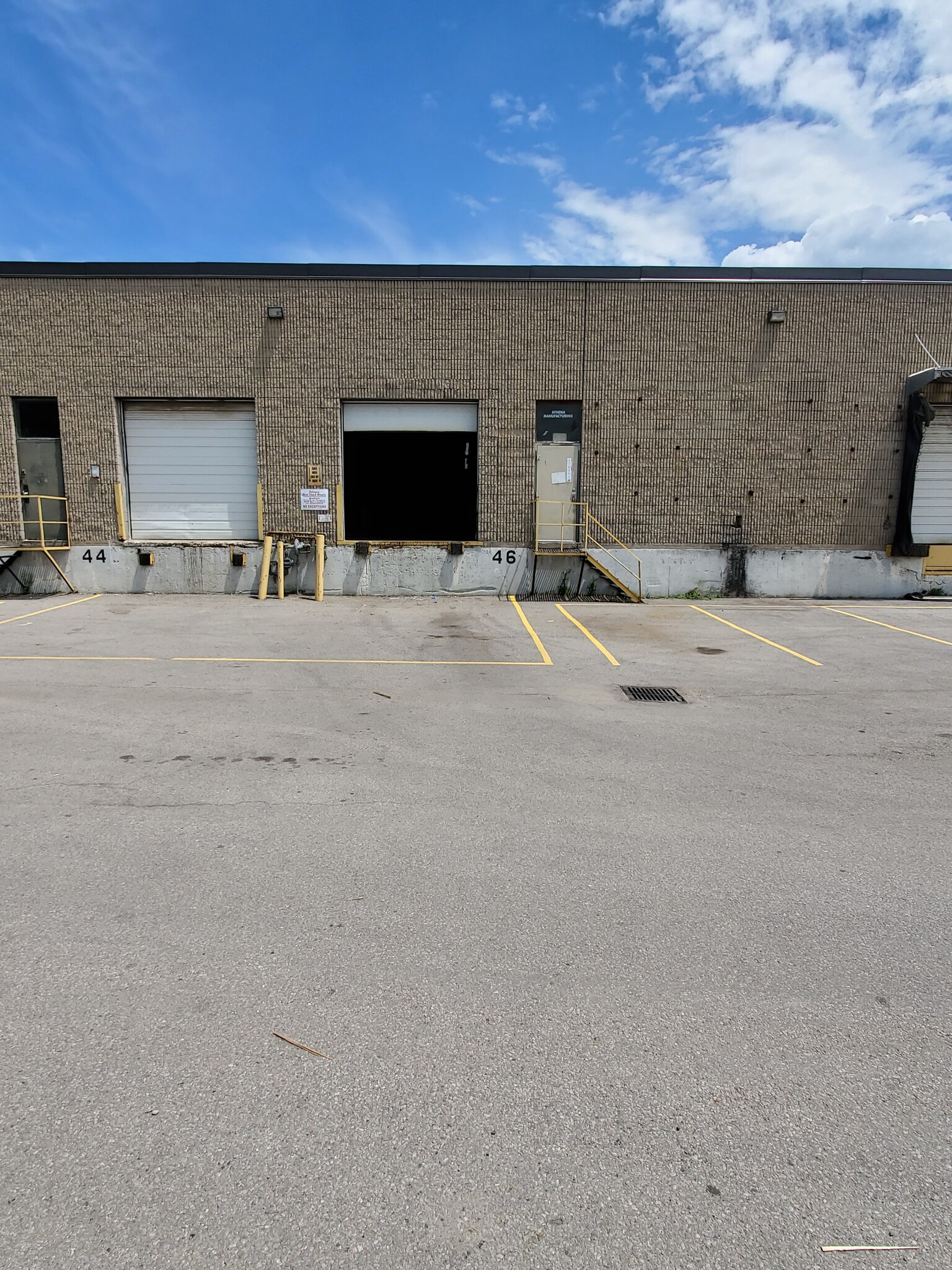 32-54 Ashwarren Rd, Toronto, ON for lease Building Photo- Image 1 of 1