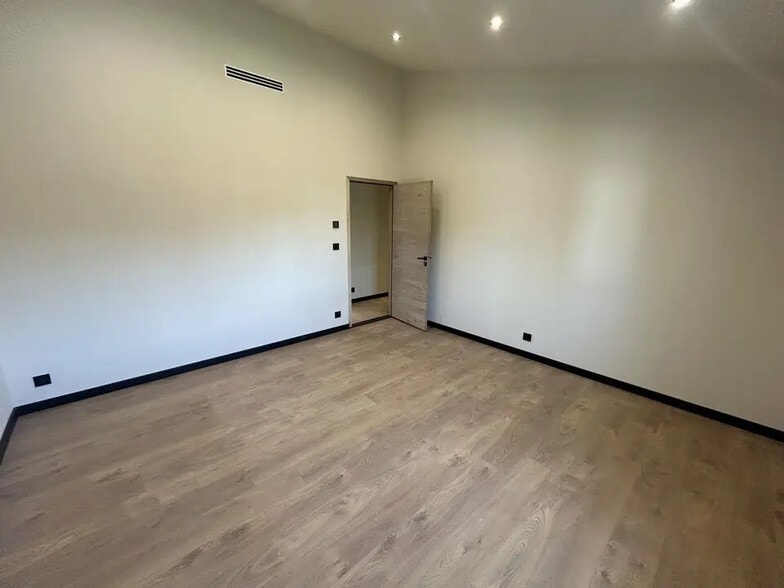 Flex dans Saint-Rémy-de-Provence à louer - Photo intérieure - Image 2 de 3