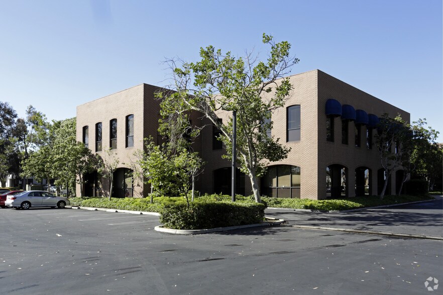 3152 Red Hill Ave, Costa Mesa, CA à vendre - Photo du bâtiment - Image 2 de 5