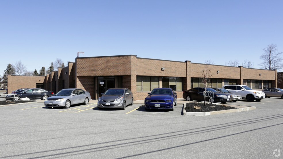 179 Colonnade Rd, Nepean, ON à louer - Photo du bâtiment - Image 2 de 6