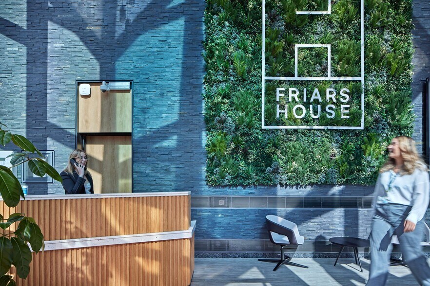 Manor House Dr, Coventry à louer - Photo du bâtiment - Image 3 de 37