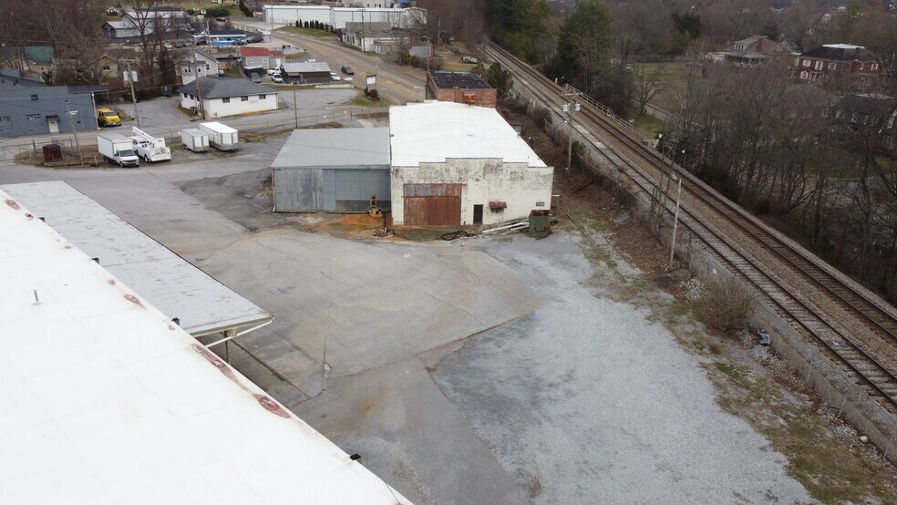 109 E Hardin St, Greeneville, TN à vendre - Photo du bâtiment - Image 3 de 15