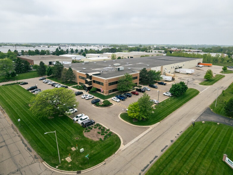 4555 Danvers Dr SE, Grand Rapids, MI for lease - Building Photo - Image 3 of 7