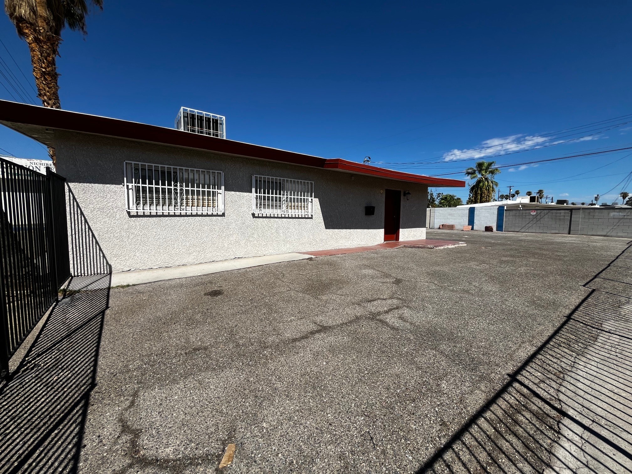 1610 E Sahara Ave, Las Vegas, NV for lease Building Photo- Image 1 of 17