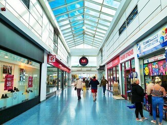 Plus de détails pour John St, Merthyr Tydfil - Commerce de détail à louer