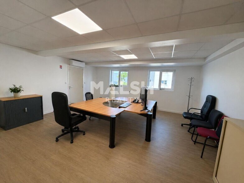 Flex in Chasse-sur-Rhône for lease - Interior Photo - Image 3 of 6