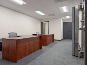 5100 Main St, Downers Grove, IL for lease Interior Photo- Image 1 of 5