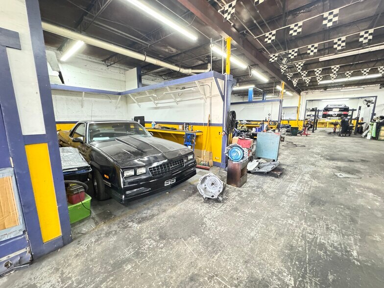 711 NW 1st St, Fort Lauderdale, FL à vendre - Photo du bâtiment - Image 3 de 13