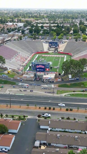 1312-1322 Bulldog Ln, Fresno, CA à vendre - Vidéo sur l’inscription commerciale - Image 2 de 24