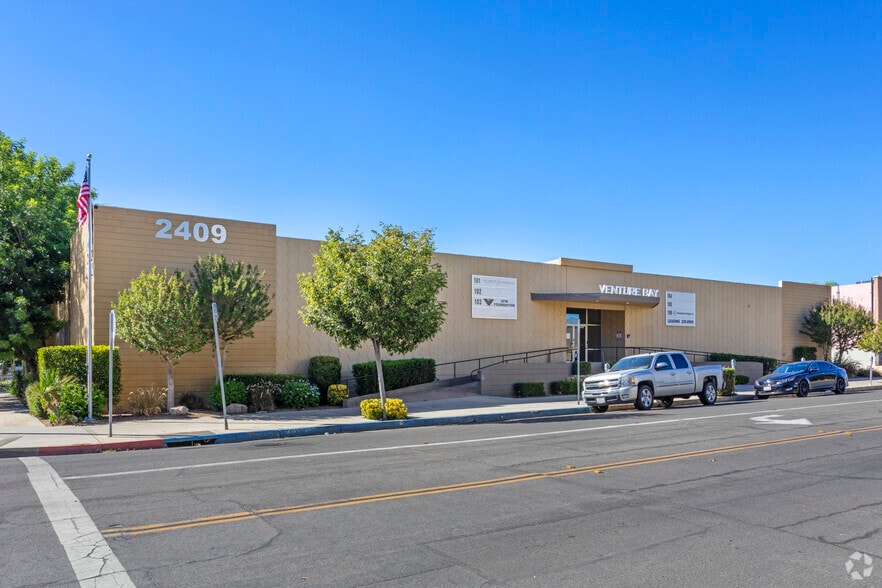 2409 Merced St, Fresno, CA à louer - Photo principale - Image 1 de 12