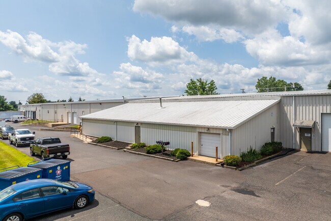 Plus de détails pour 130 Penn Am Dr, Quakertown, PA - Industriel à louer