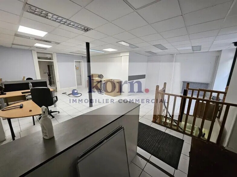 Immeuble residentiel dans Paris à vendre - Photo intérieure - Image 3 de 8
