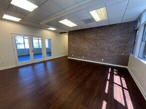 7415-7427 Beverly Blvd, Los Angeles, CA for lease Interior Photo- Image 2 of 6