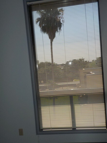 3700 N 10th St, McAllen, TX à louer - Photo du bâtiment - Image 2 de 69