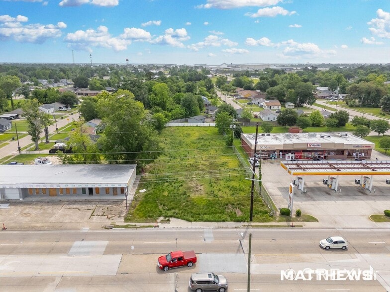 1713 Gerstner Memorial Dr, Lake Charles, LA à vendre - Photo du bâtiment - Image 2 de 3
