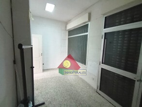 Retail in Madrid, Madrid for lease Interior Photo- Image 2 of 3