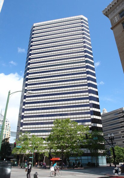 1221 Broadway, Oakland, CA à louer - Photo du bâtiment - Image 2 de 10