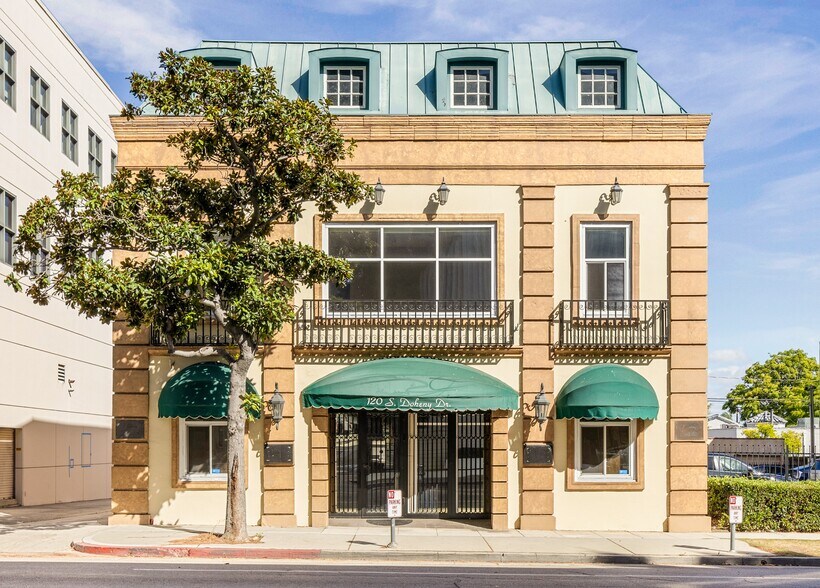120 S Doheny Dr, Beverly Hills, CA à louer - Photo du bâtiment - Image 3 de 12