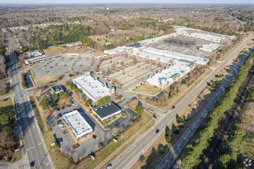 Monticello Ave, Williamsburg, VA à louer - Photo du bâtiment - Image 2 de 5