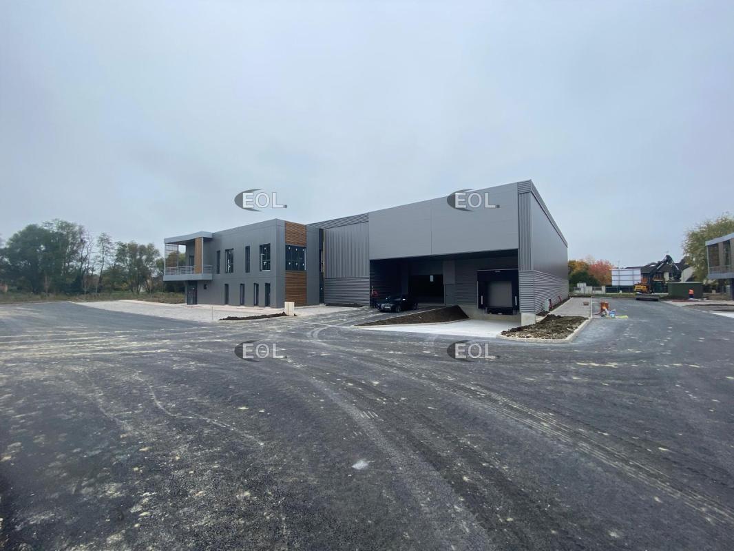 Flex in Courtry for lease Building Photo- Image 1 of 2