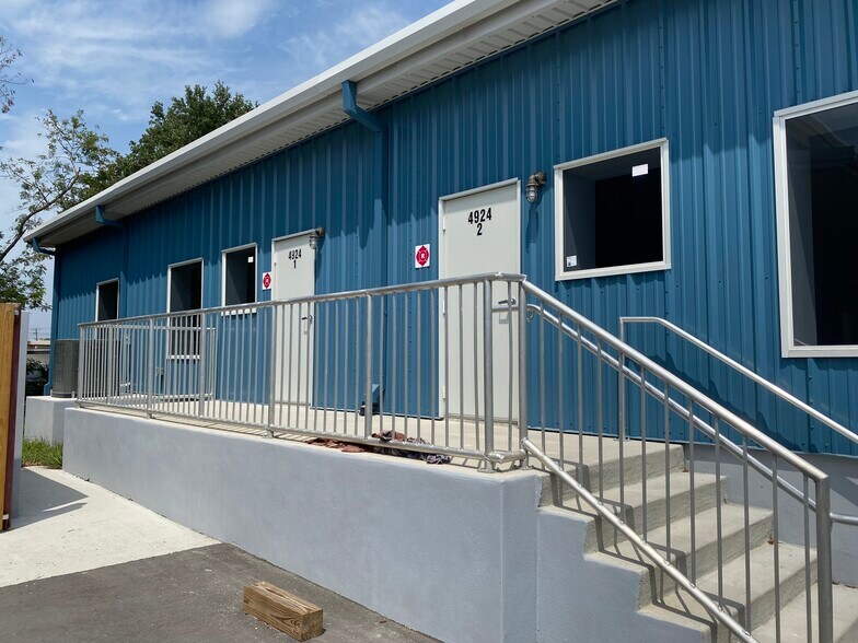 4908 Denver St, Tampa, FL à louer - Photo du bâtiment - Image 3 de 3