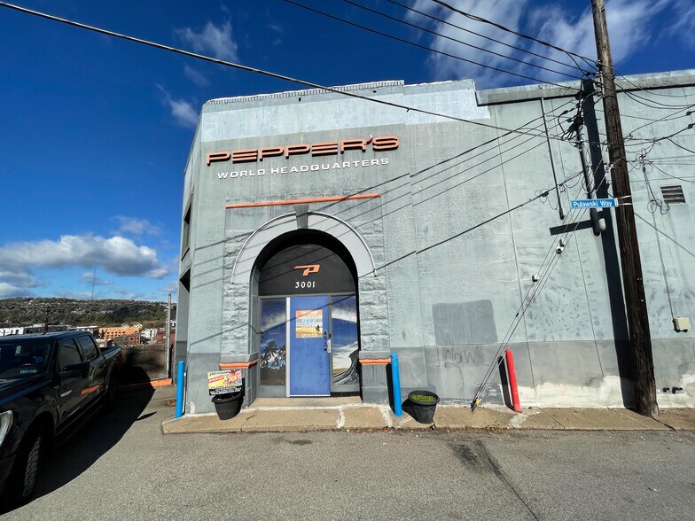 3001 Pulawski Way, Pittsburgh, PA à vendre - Photo du bâtiment - Image 3 de 26