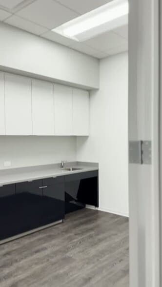 2015 S Shepherd Dr, Houston, TX à louer - Vidéo sur l’inscription commerciale - Image 3 de 23