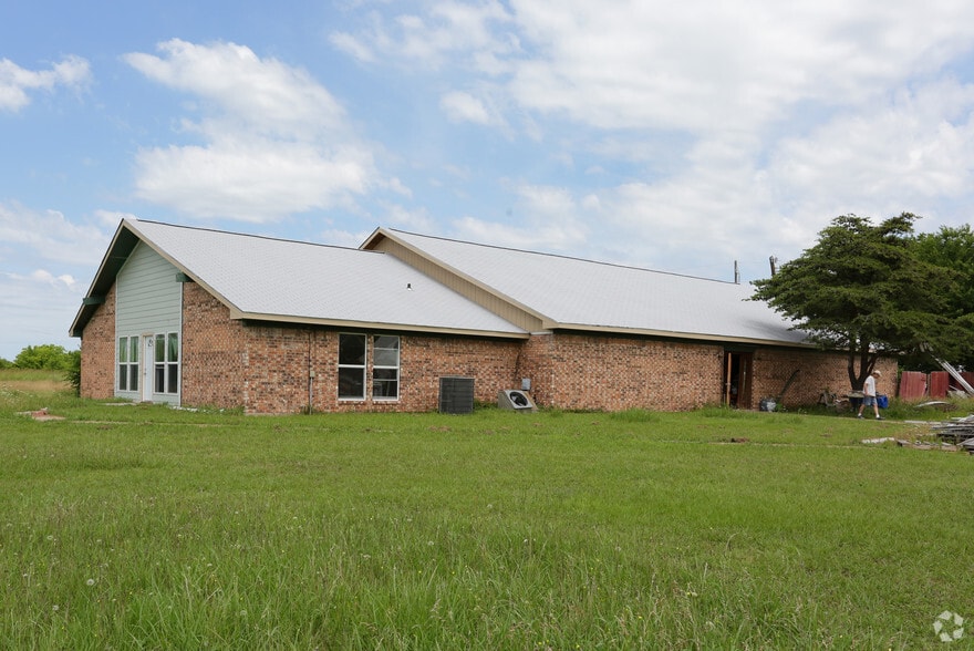 2302 Live Oak St, Commerce, TX for sale - Primary Photo - Image 1 of 5