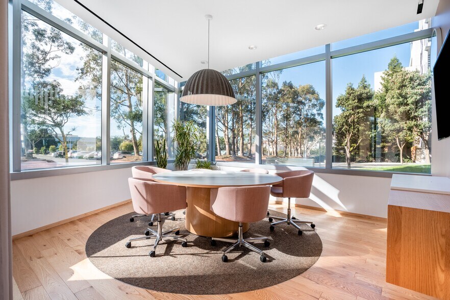 611 Gateway Blvd, South San Francisco, CA à louer - Photo intérieure - Image 1 de 22