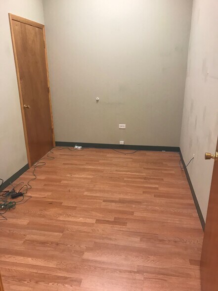1340-1360 N Green Bay Rd, Waukegan, IL à louer - Photo intérieure - Image 3 de 10