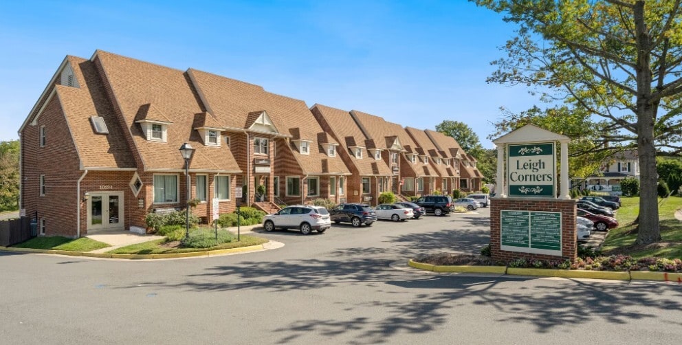 1142-1148 Walker Rd, Great Falls, VA for lease Interior Photo- Image 1 of 9