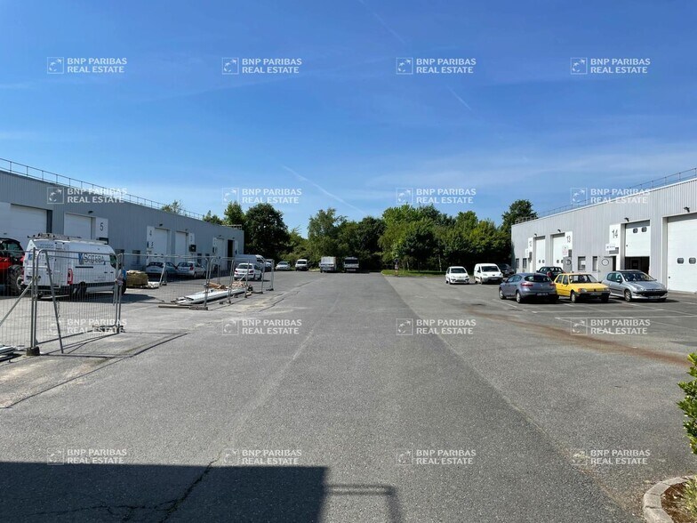 Flex in Saint-Herblain for lease - Building Photo - Image 3 of 10