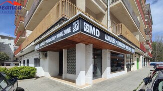 Plus de détails pour Multi-résidentiel à vendre