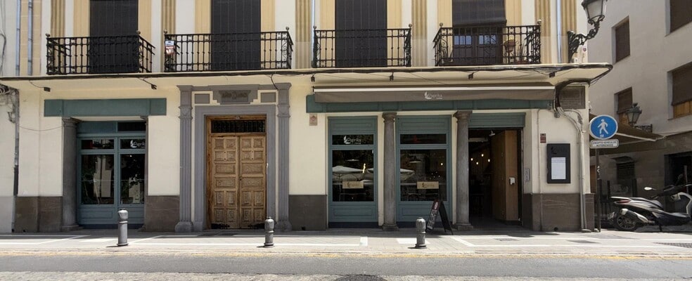 Plaza de Fortuny, 1, Granada, Granada for lease - Primary Photo - Image 1 of 39