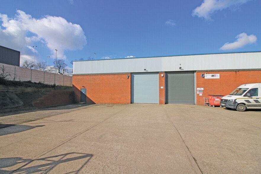 Little Mundells, Welwyn Garden City for lease - Building Photo - Image 2 of 4
