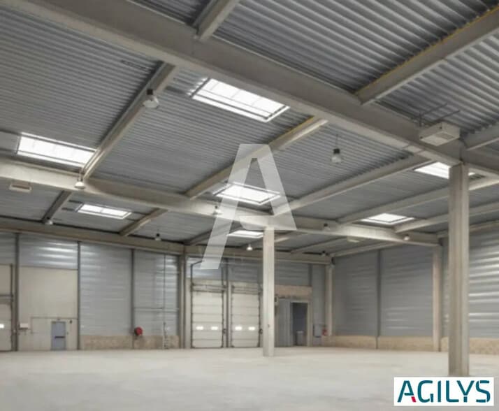 Industriel dans Combs-la-Ville à louer - Photo intérieure - Image 2 de 2