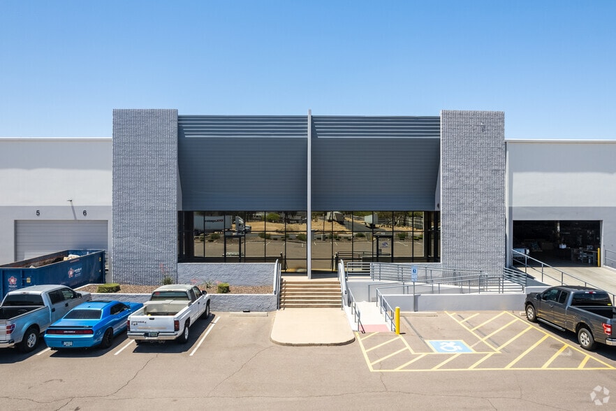 1002 S 56th Ave, Phoenix, AZ for lease - Building Photo - Image 3 of 8